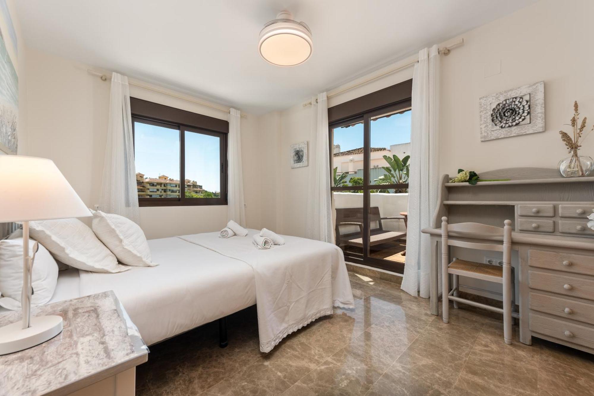 Golf Hills Bed & Breakfast Estepona Dış mekan fotoğraf
